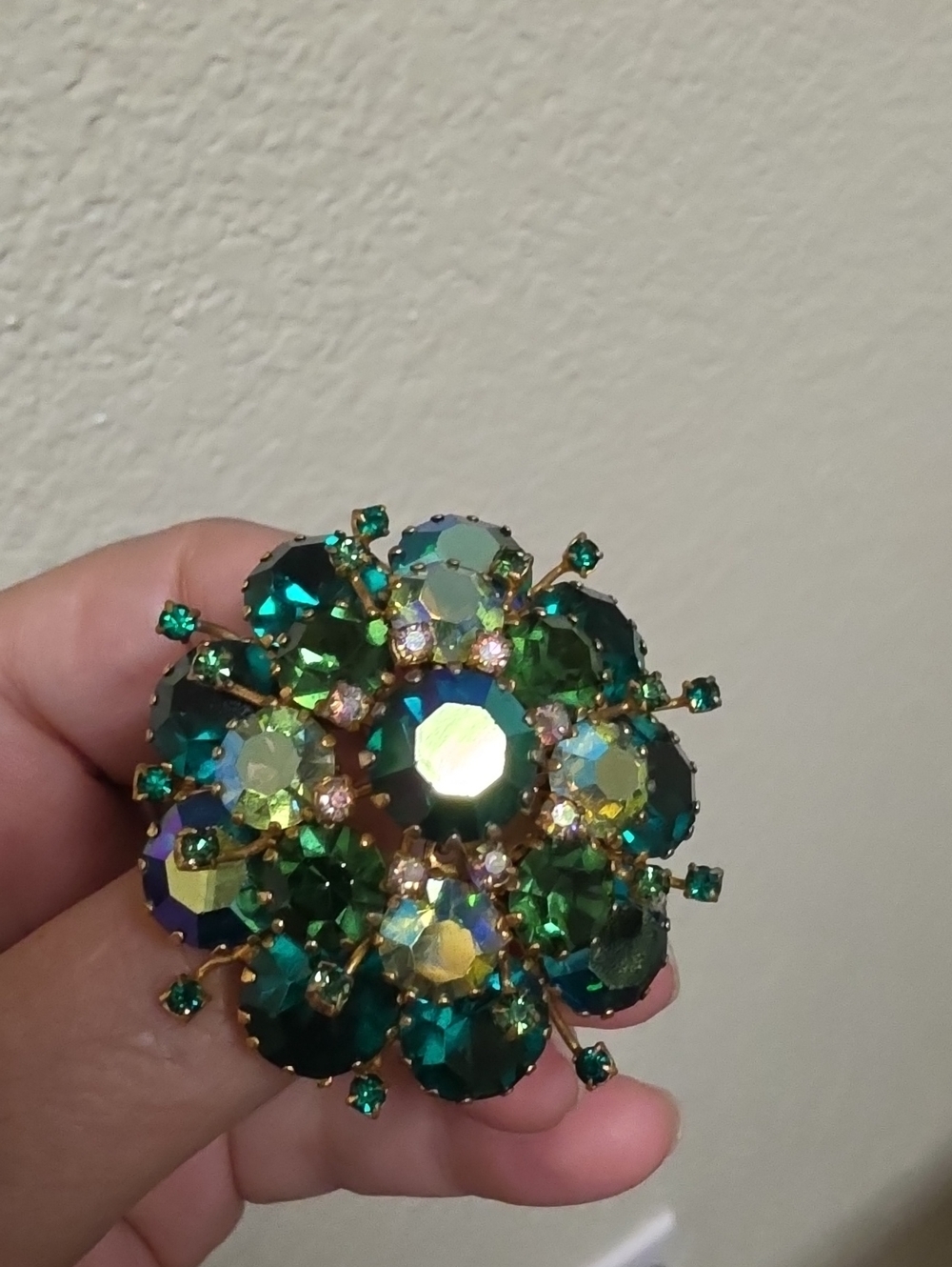 Vintage 1950s-1960s Emerald & Peacock Blue AB Rhinestone Domed Cluster Brooch
